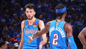 詹姆斯19名！美媒公开新赛季百大球星：勇士库里11名火箭杜兰特22